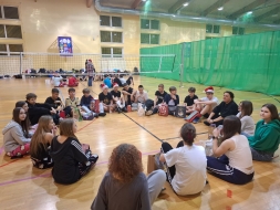 Mikołajkowa noc w szkole wieczór pełen radości, zabawy i magii świąt